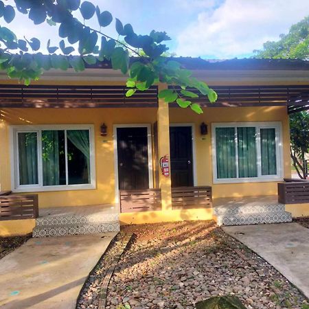 Park & Pool Resort Nong Khai Buitenkant foto