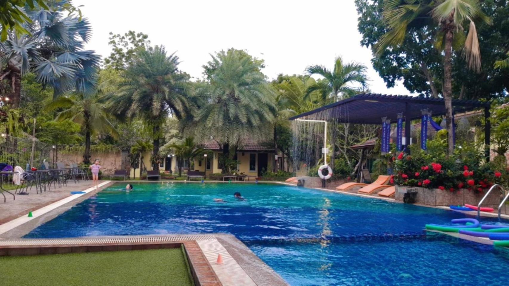 Park & Pool Resort Nong Khai Buitenkant foto