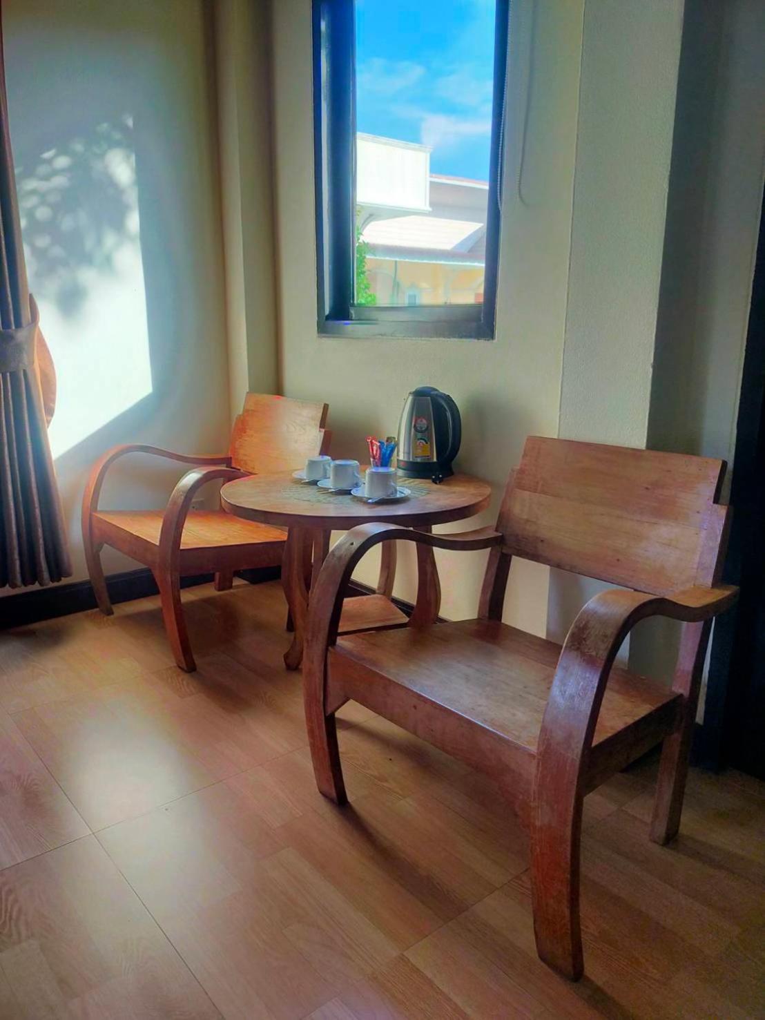 Park & Pool Resort Nong Khai Buitenkant foto