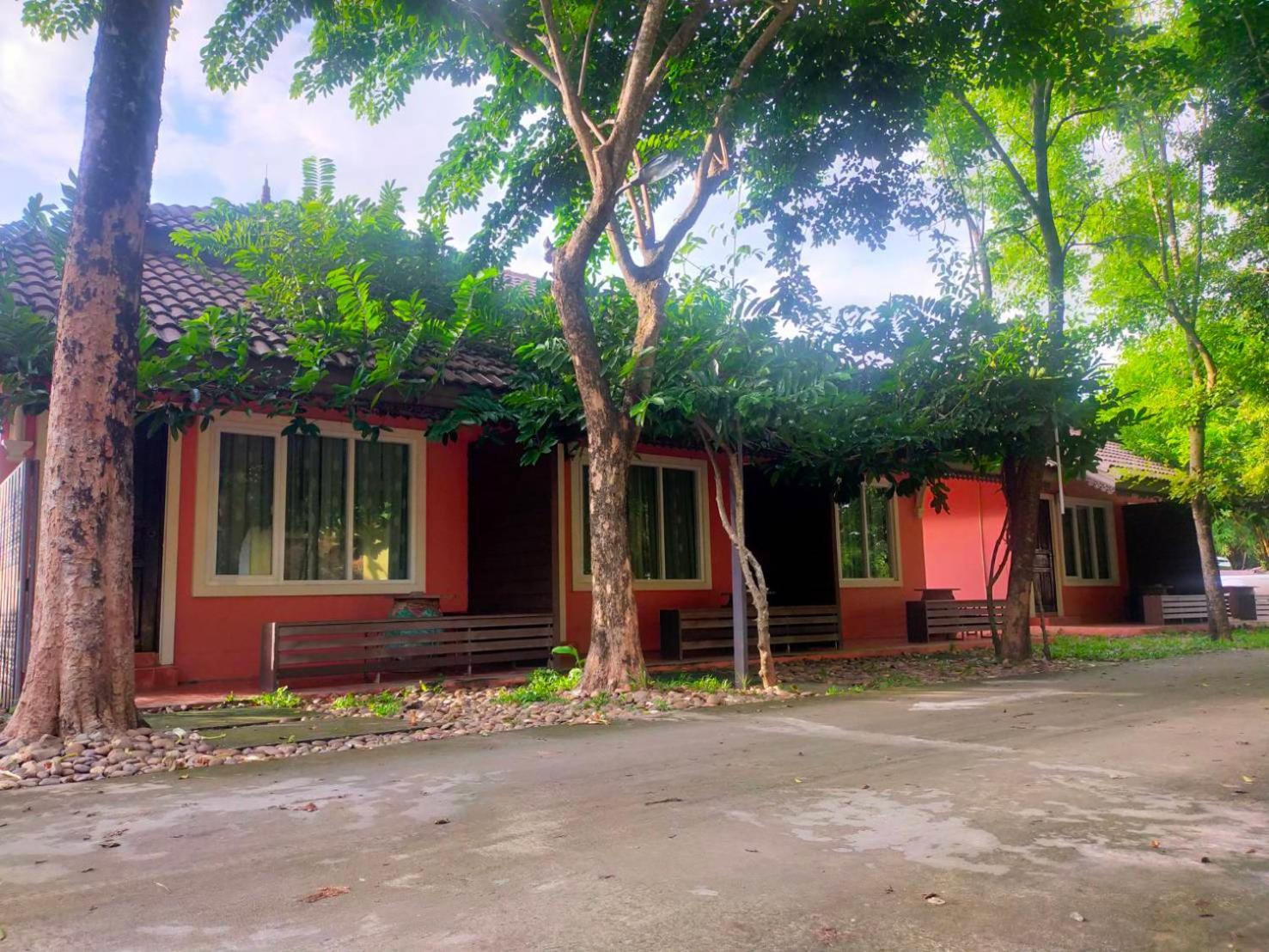Park & Pool Resort Nong Khai Buitenkant foto